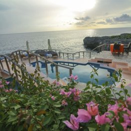 Taxi Service from Montego Bay Airport to Catcha Falling Star Taxi Service from Montego Bay Airport to Catcha Falling Star